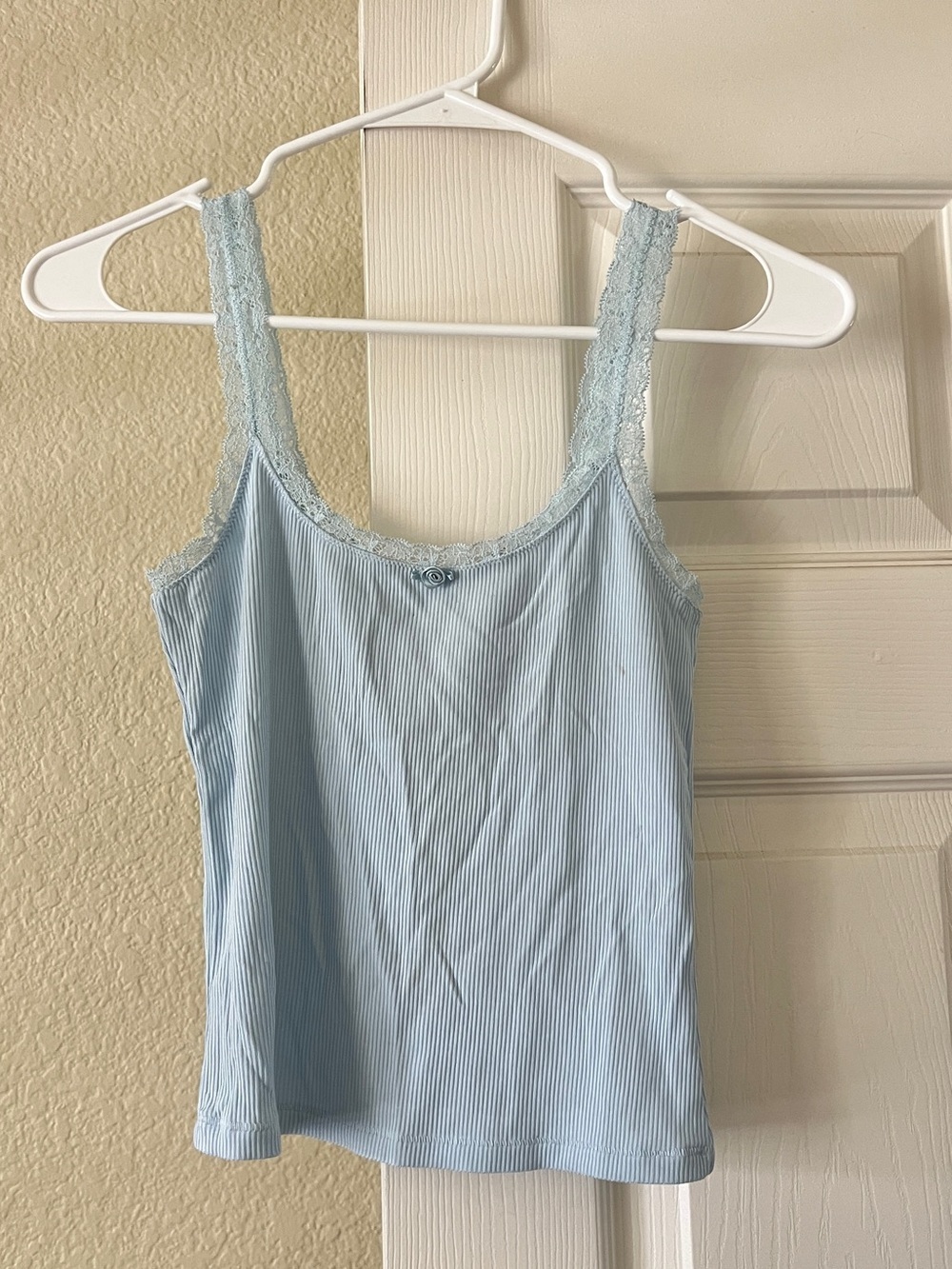 SKIMS Soft Lounge Lace Cami Celeste
